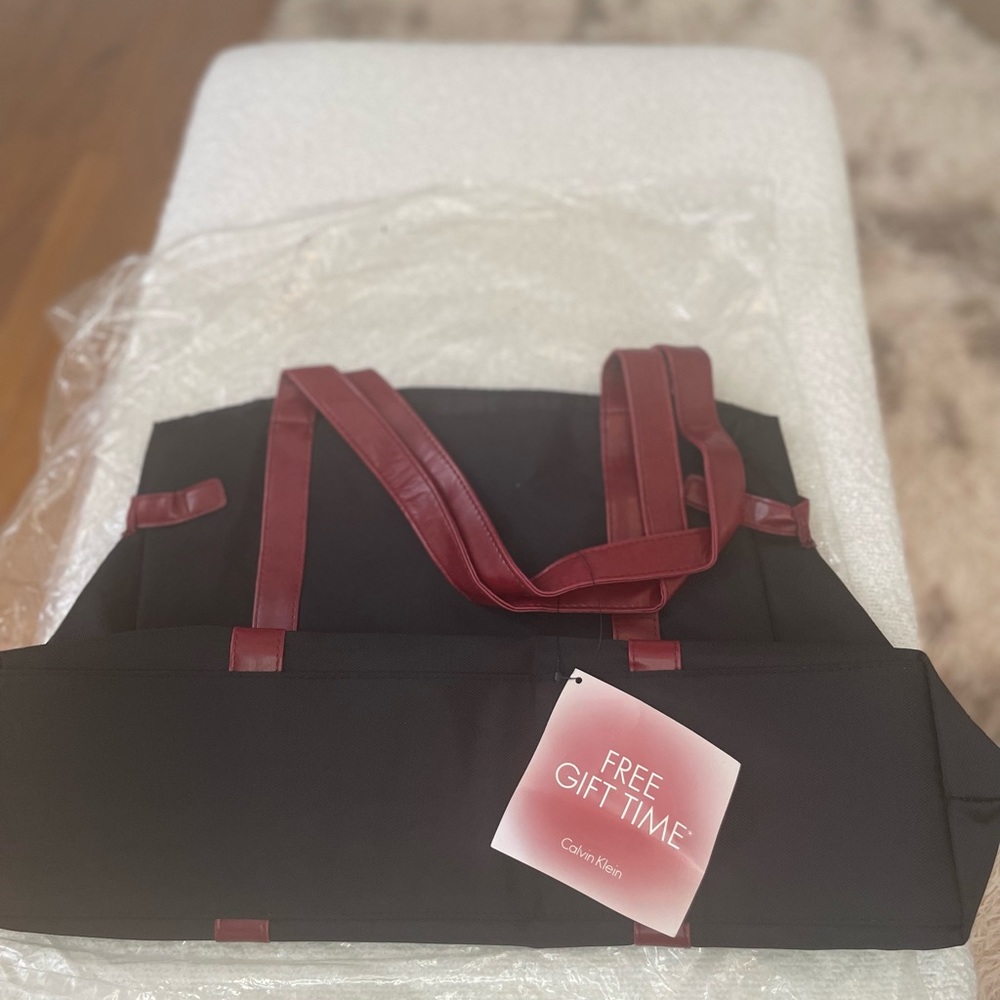 Calvin Klein tote - Picture 4 of 6